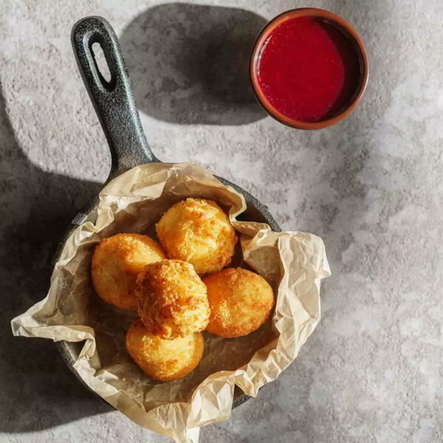 Сырные шарики с беконом