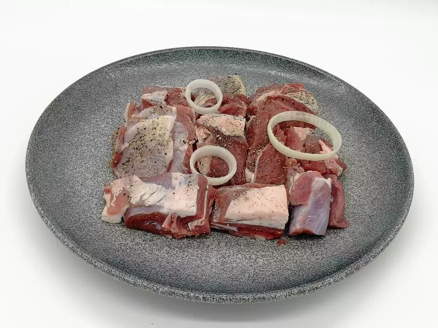 Шашлык из бараньей лопатки на кости зам 1 кг 