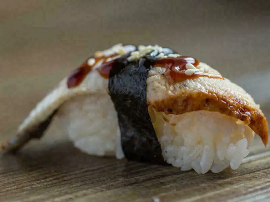 Унаги-суши с угрём