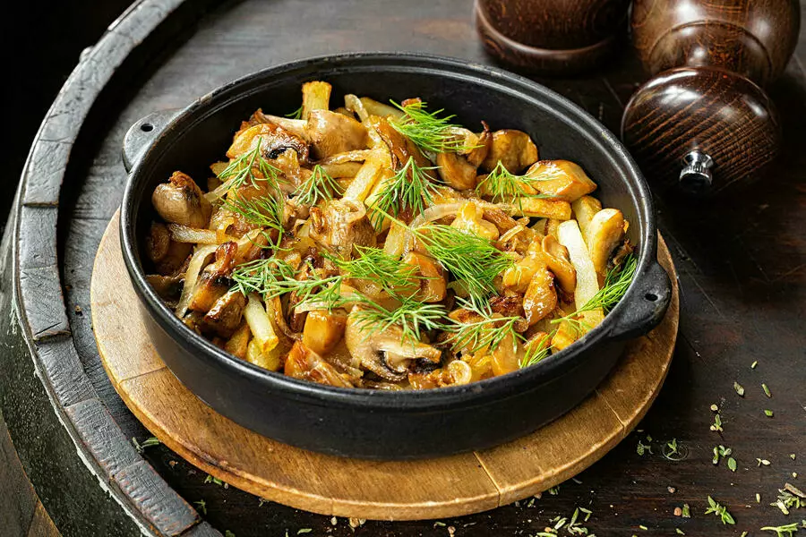 Картофель, жаренный с грибами