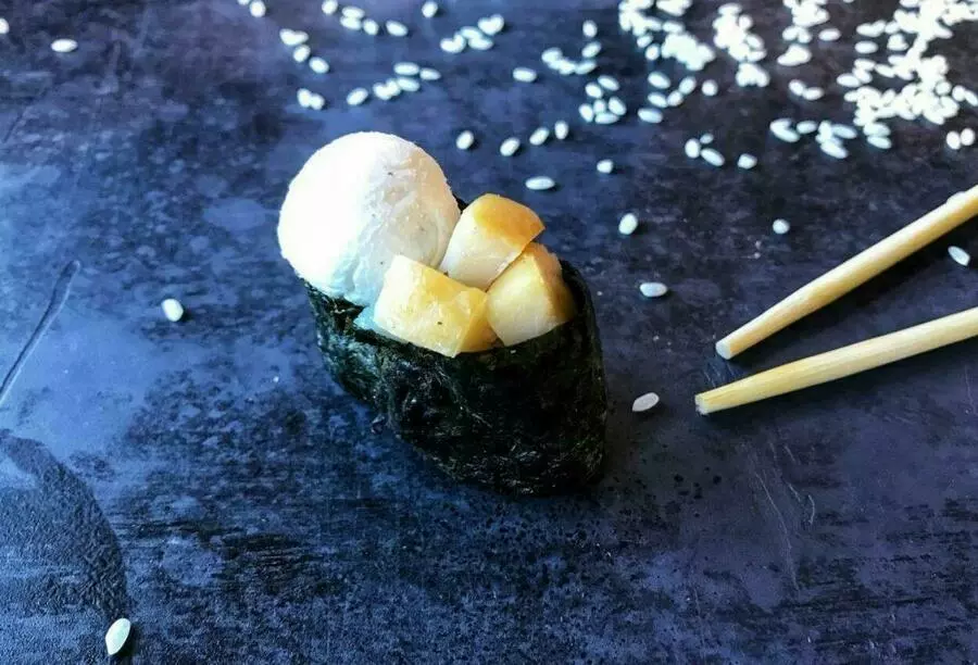 Сырный суши эсколар