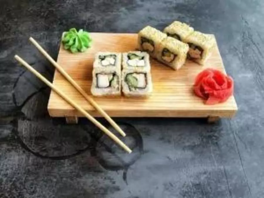 Спайси ролл с кунжутом креветка