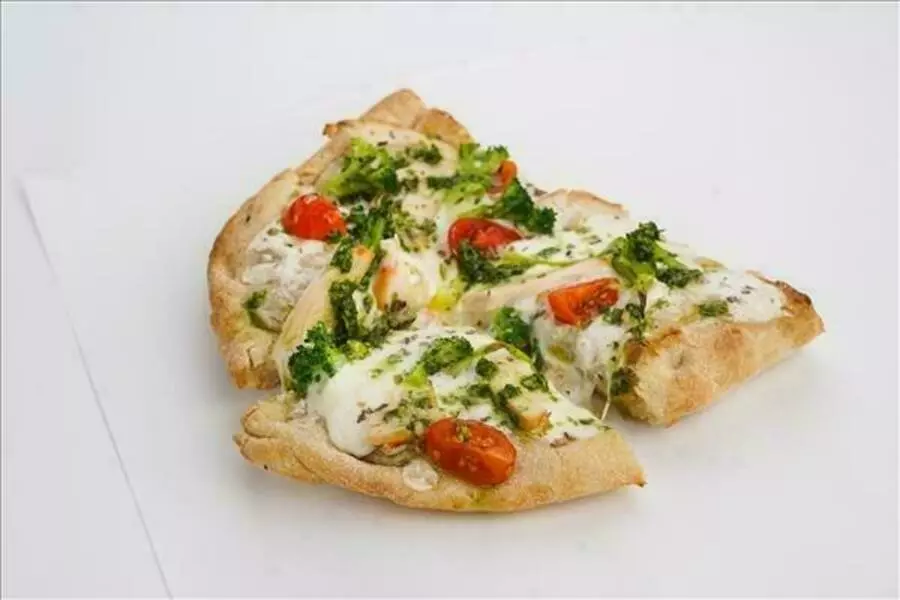 PIZZA цыпленок брокколи половинка