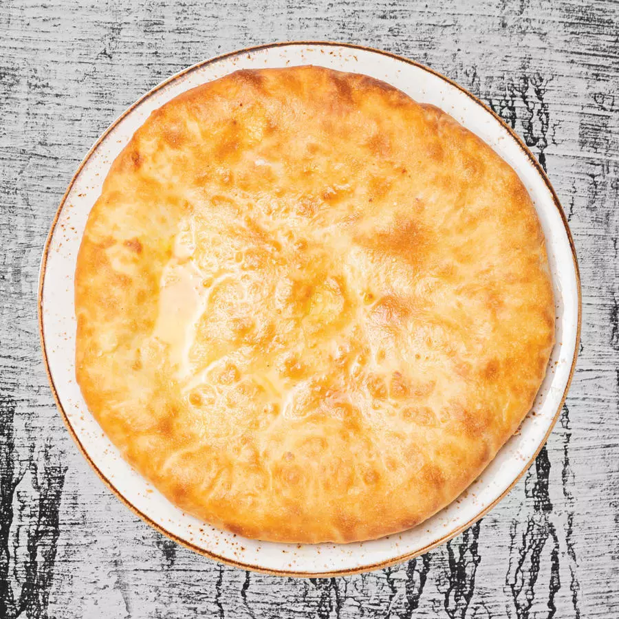 Осетинский пирог с сыром и картофелем (Картофджин)