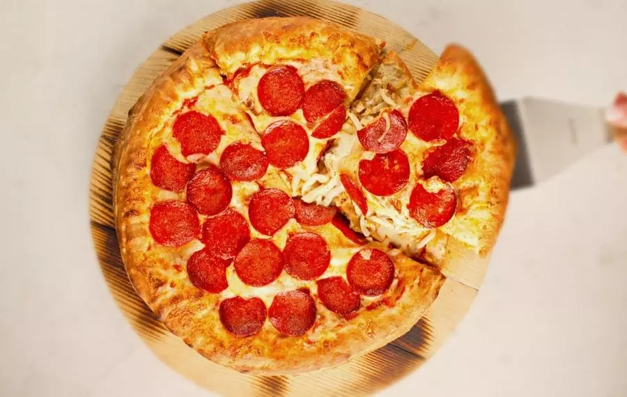 Двойная пицца "Пепперони-Куриная грудка"30 пицца