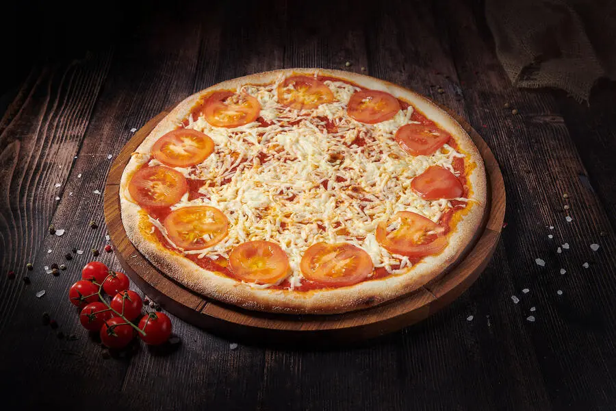 Пицца Неаполитанская на тонком тесте большая