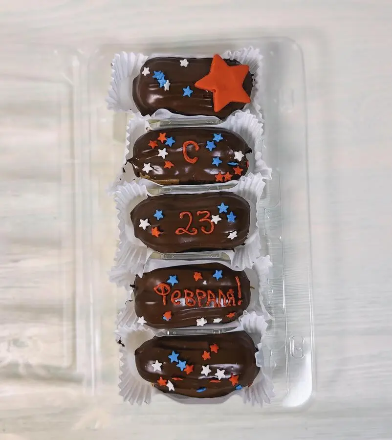 Набор шоколадных мини эклеров