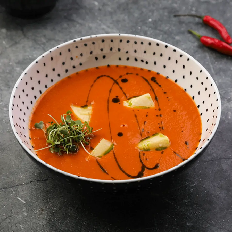 Сливочно-томатный суп с сулугуни
