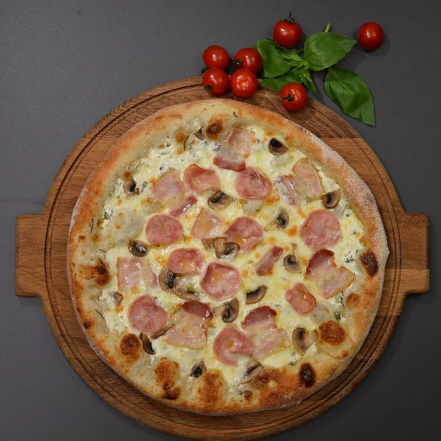 Пицца с ветчиной, беконом и грибами (25 см.)