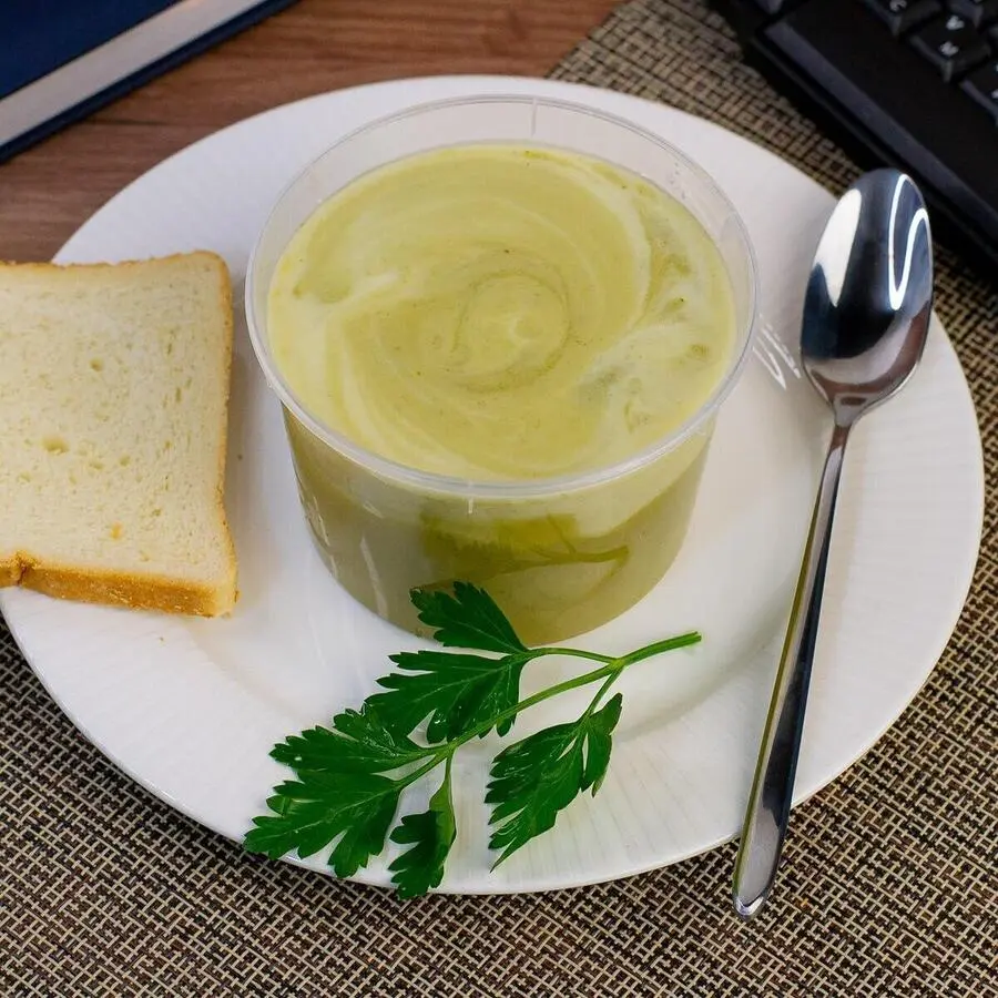 Крем-суп из брокколи на сливках + сухарики 15г