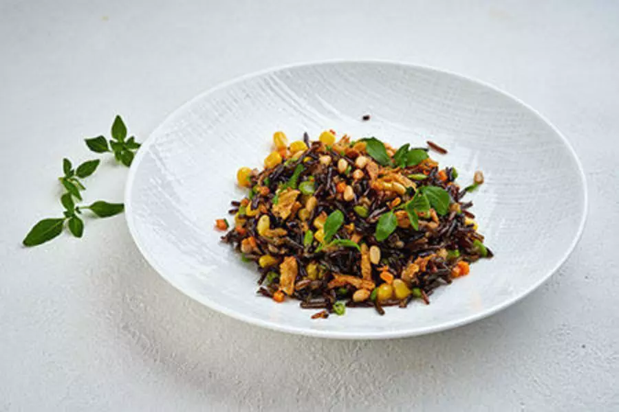 Дикий рис с овощами