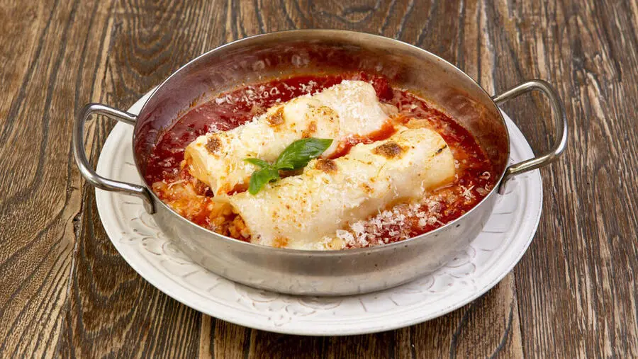 Каннеллони с кальмаром и креветками