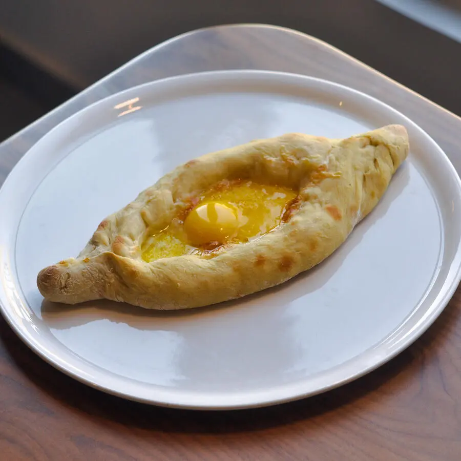 Хачапури по-аджарски 400 /Khachapuri In Adjarian Style