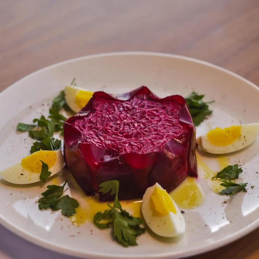 Сельдь под шубой в глазури из свеклы/Herring under a fur coat in beetroot g