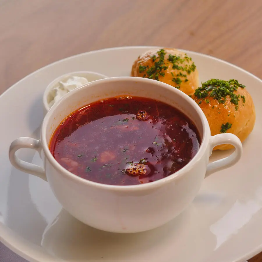 Борщ с пампушками/Borscht With Donuts