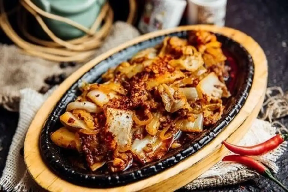 Жареная кимчи со свининой