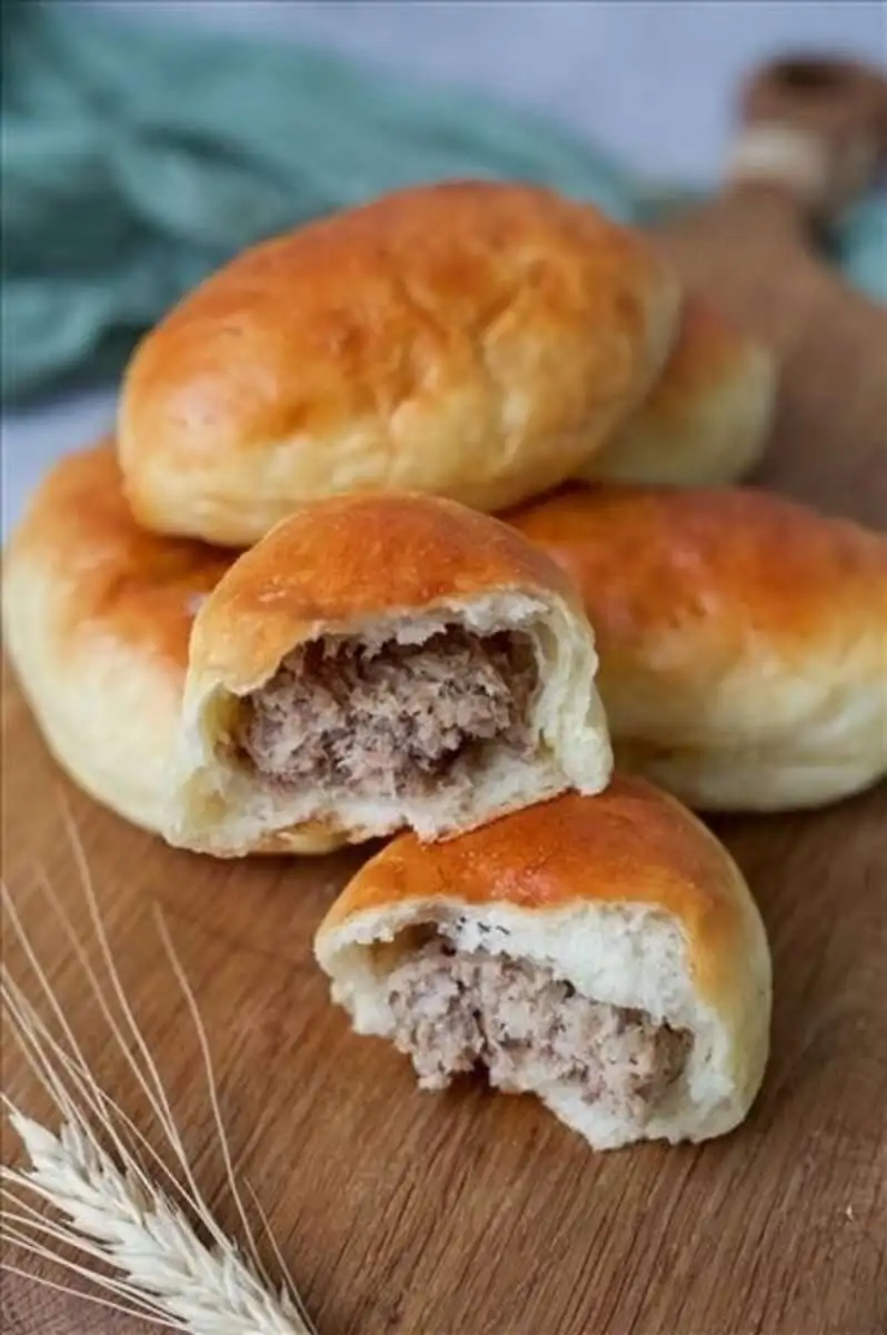 Пирожок с мясом
