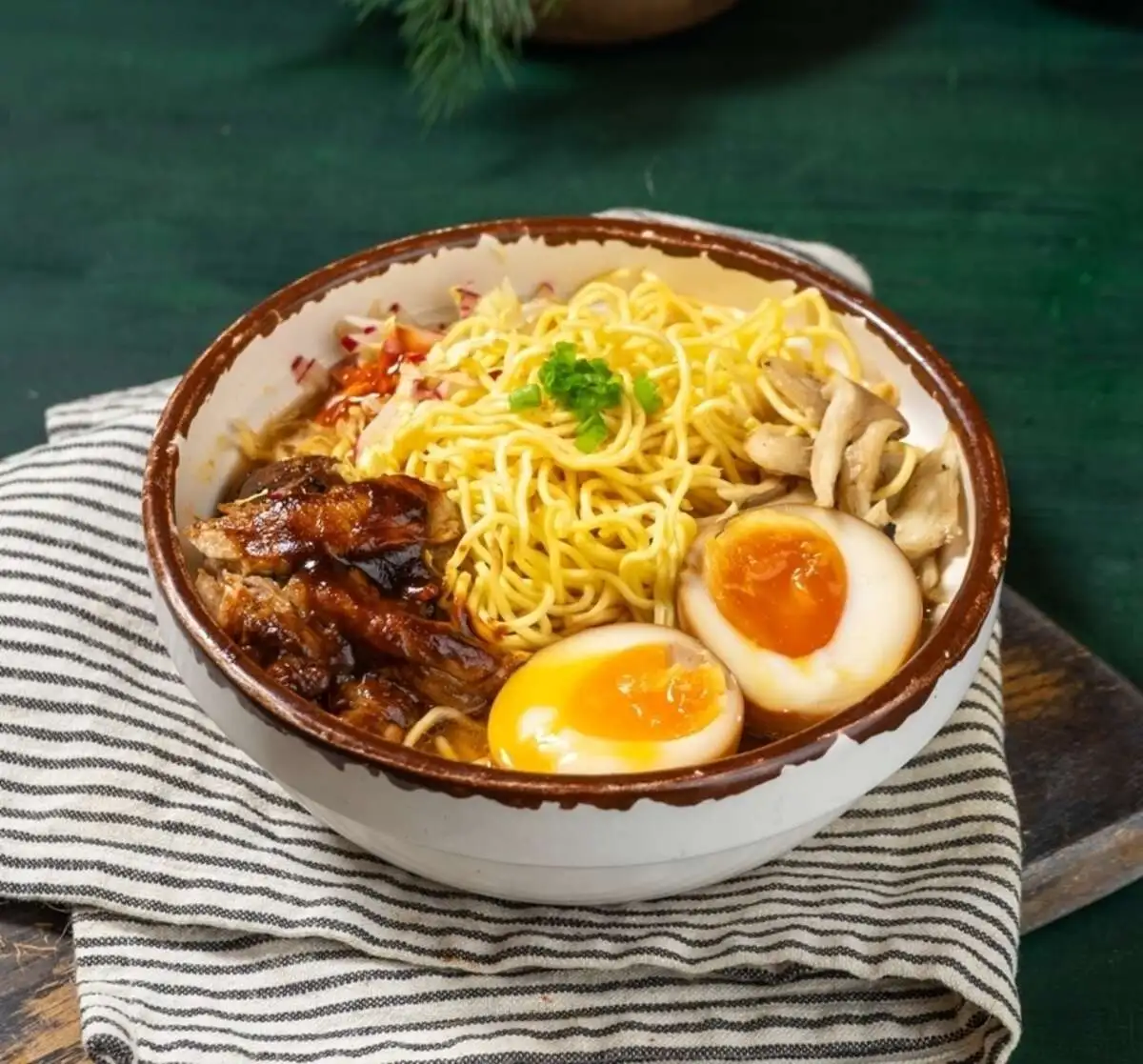 Рамен с мясом свиных рёбрышек