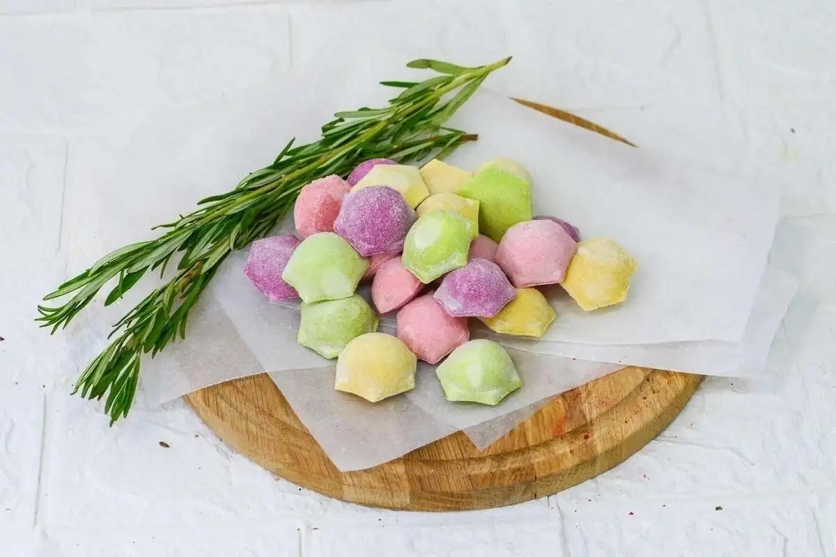 Пельмени детские  цветные из куриного филе и свинины