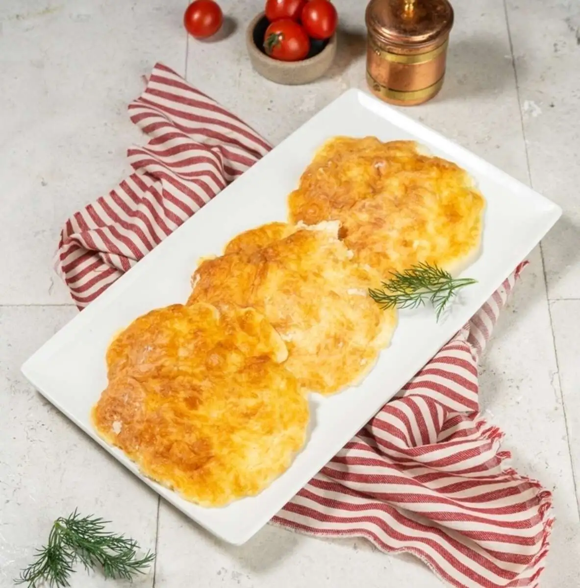 Отбивная из курицы с ананасами
