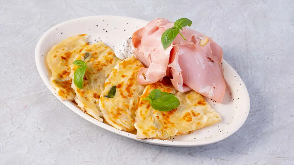 Роти с мортаделлой и трюфельным соусом