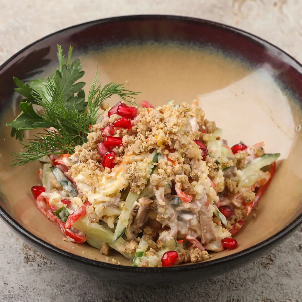 Салат с курицей по-мегрельски