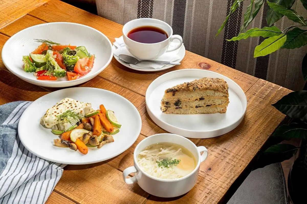Мясные пельмени со сметаной