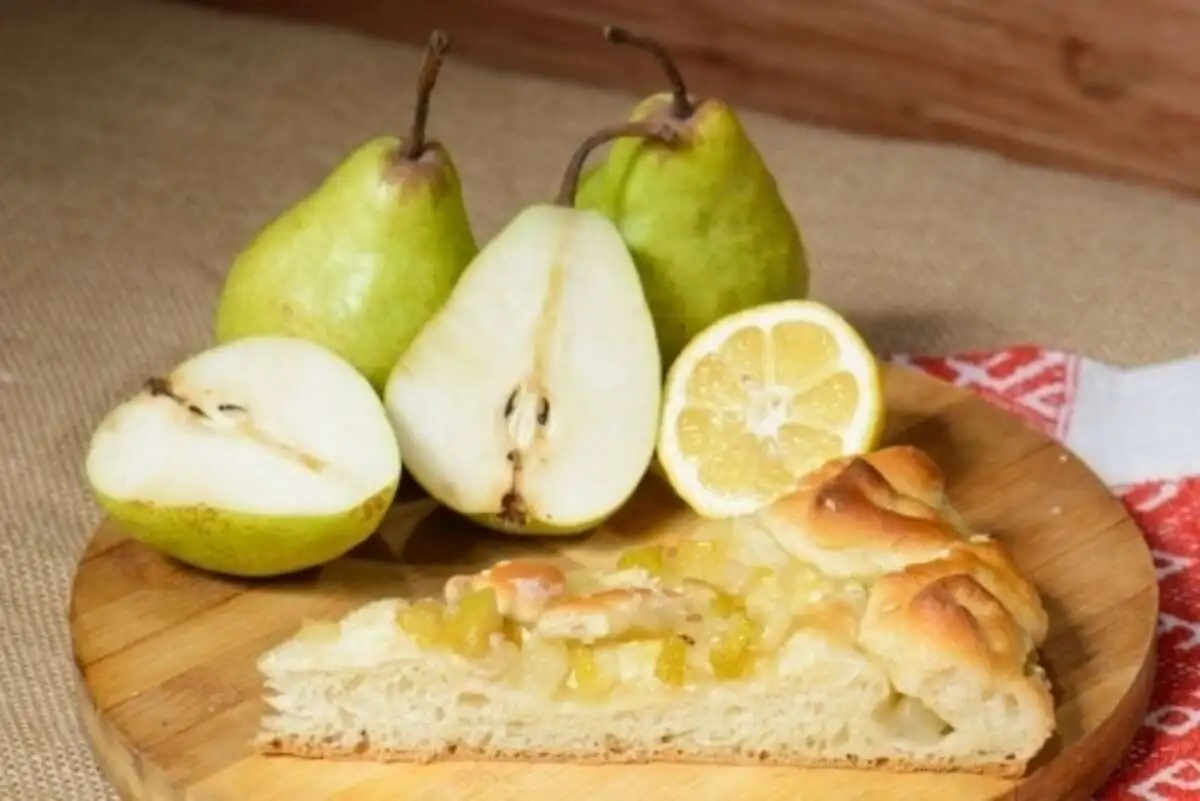Пирог с грушей и лимоном 750г.