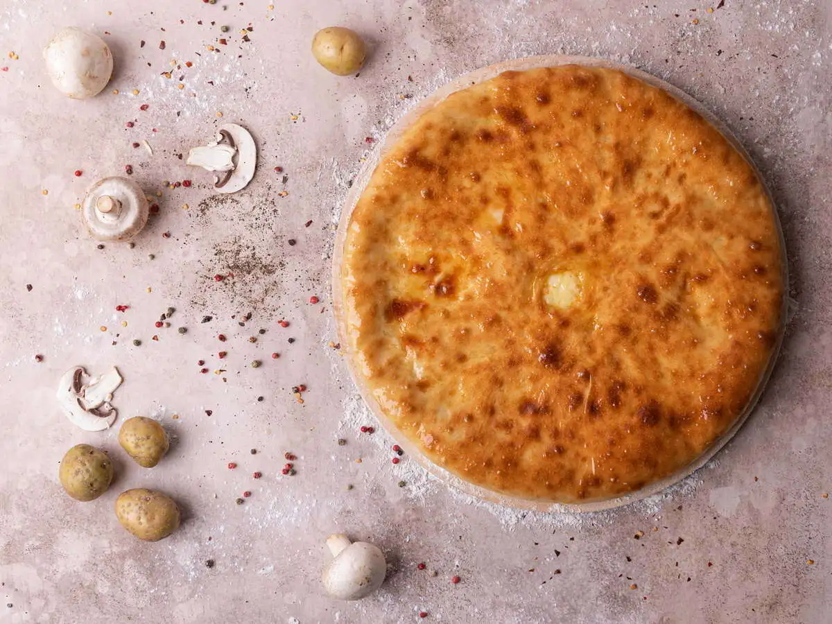 Осетинский пирог с картофелем и грибами