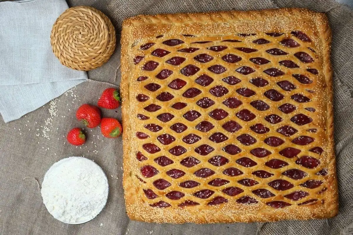 Сл. пирог с клубникой и бананом