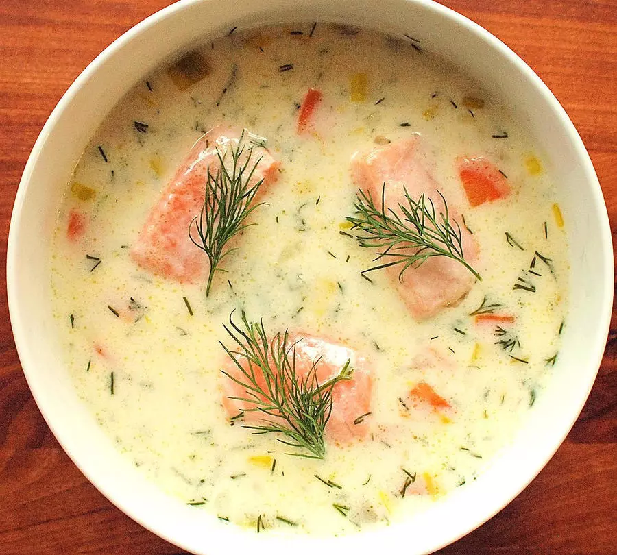 Крем суп с лососем и брокколи