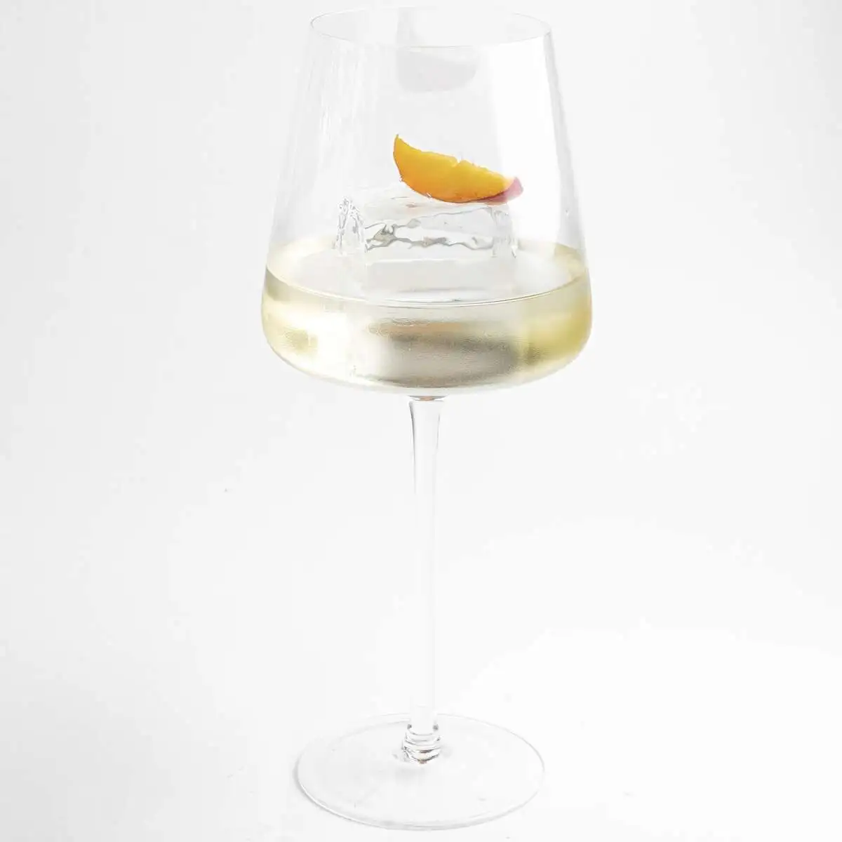 Peach sangria