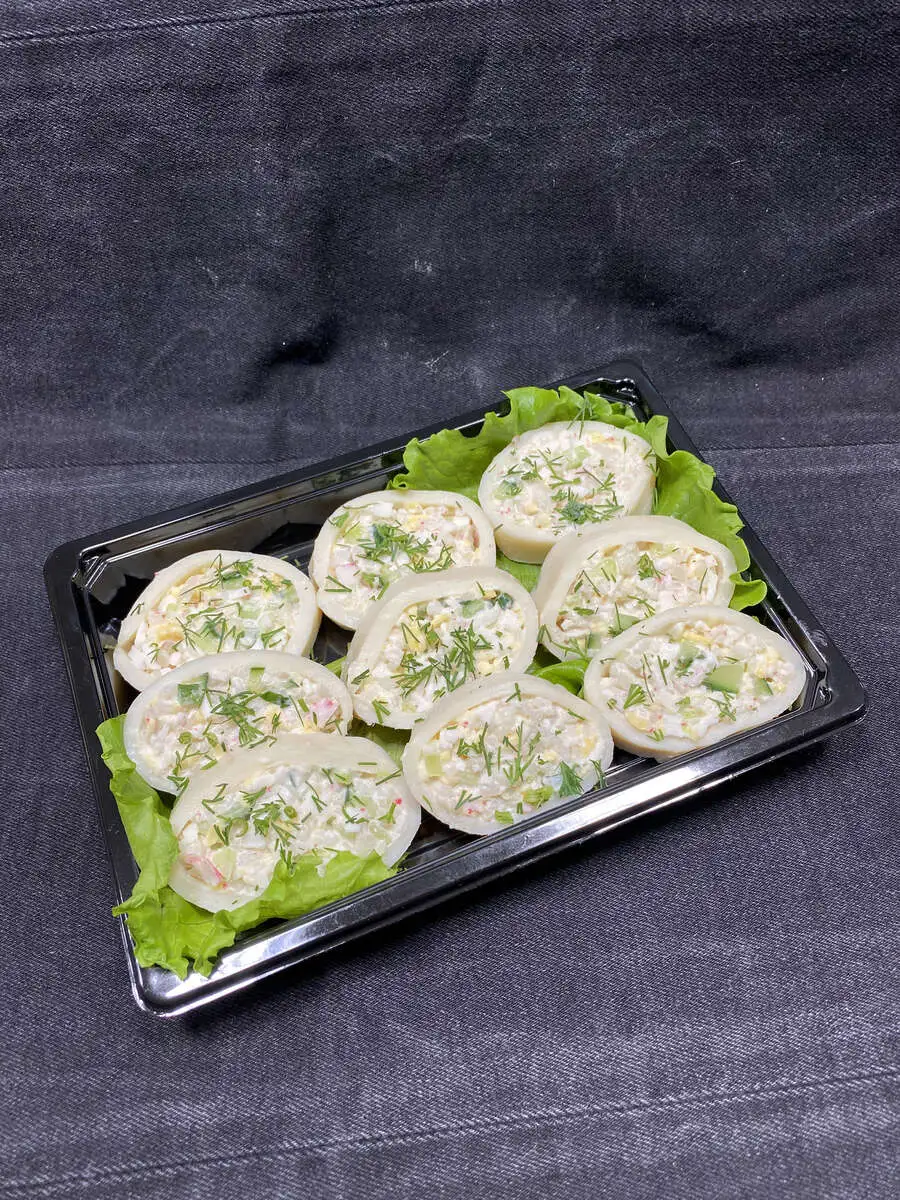 Кальмары фаршированные крабовым палочками L