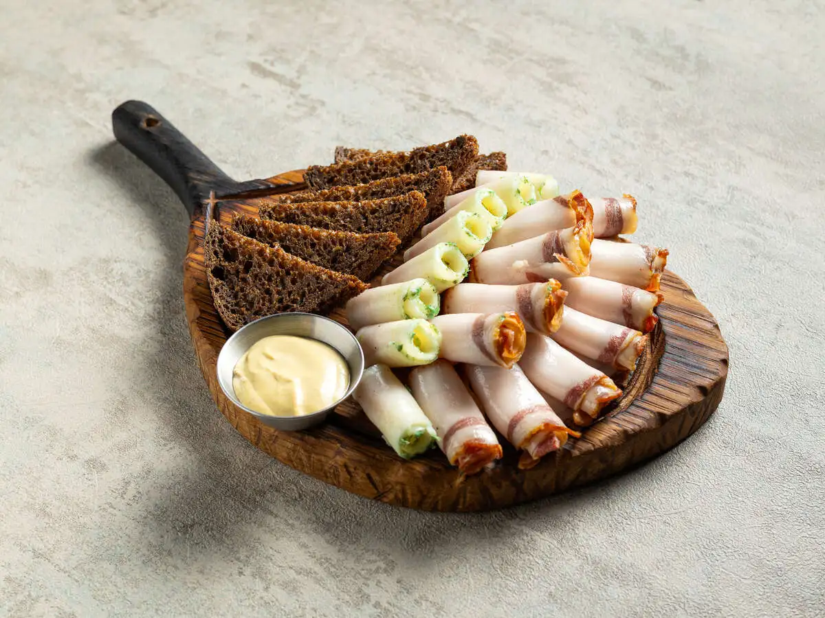 Фермерское сало с ржаными краюшками
