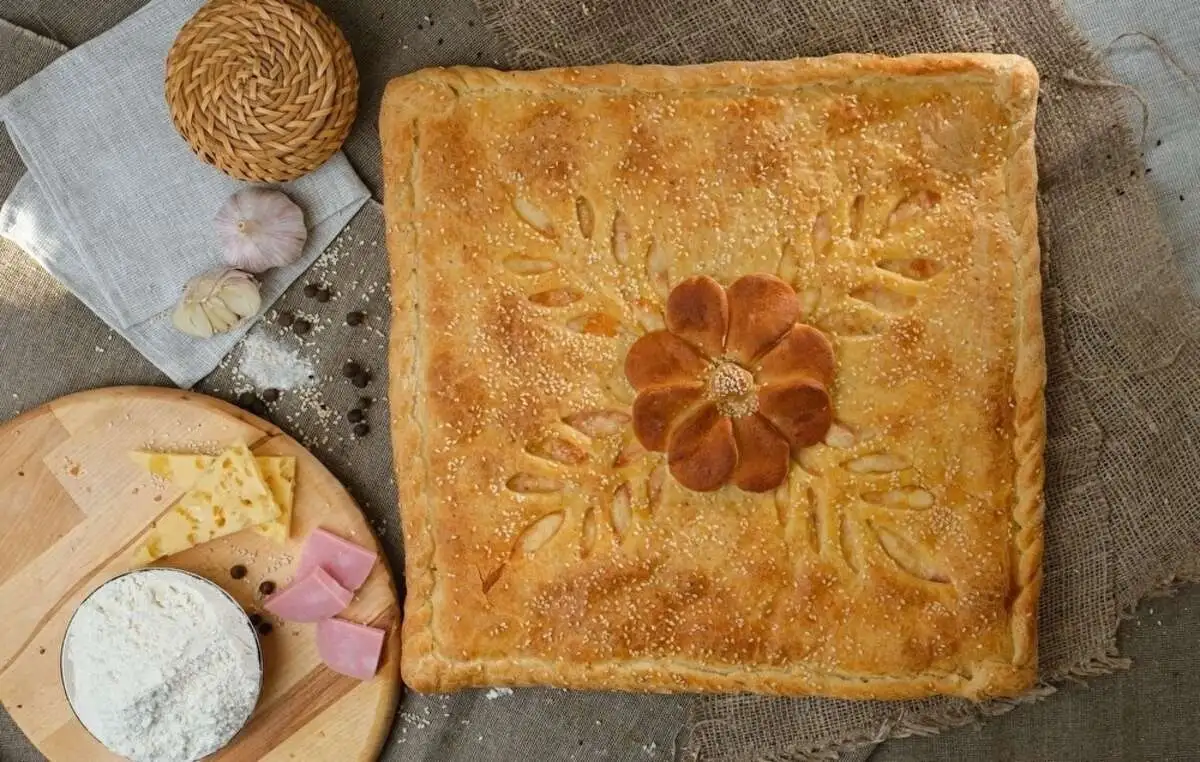 Сл. пирог с ветчиной и сыром