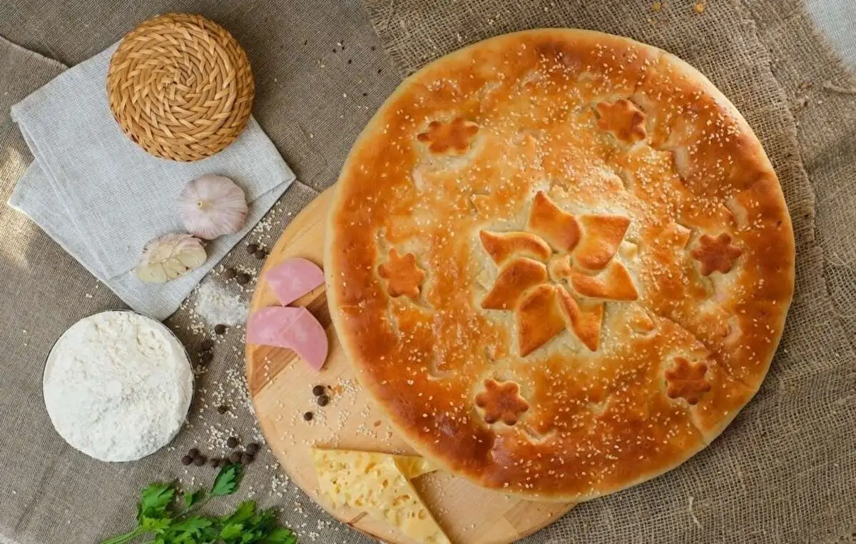 Пирог с ветчиной и сыром