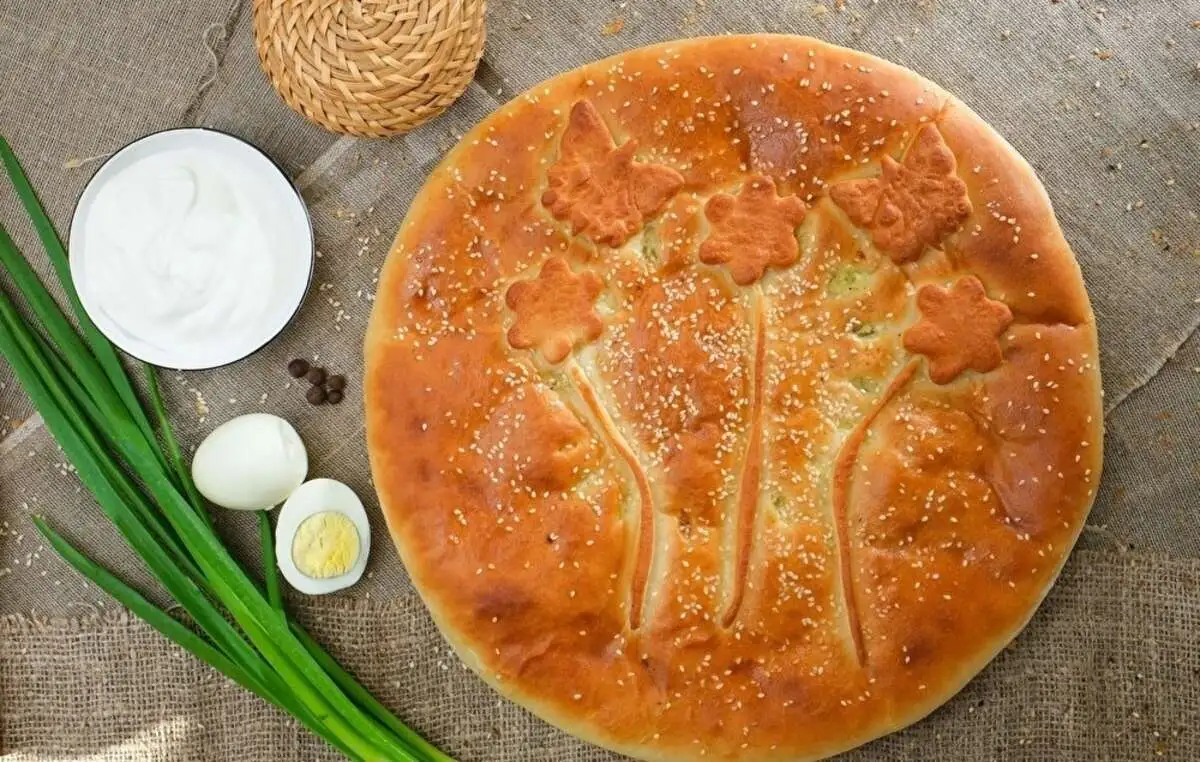 Пирог с зеленым луком и яйцом