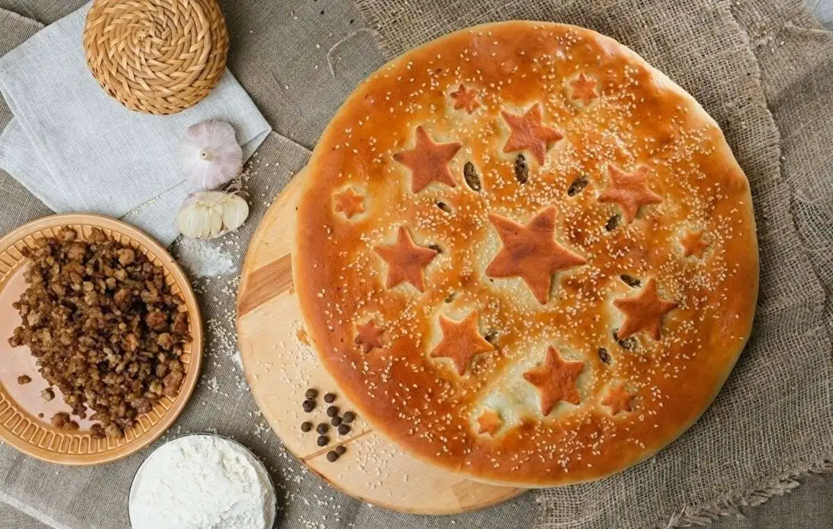 Пирог с мясом 750г.