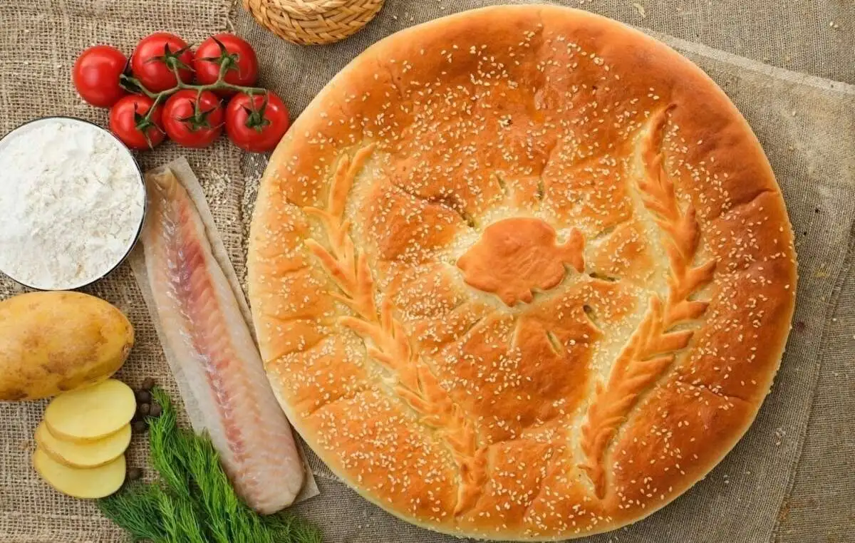 Пирог с белой рыбой и картофелем в молоке 750г.