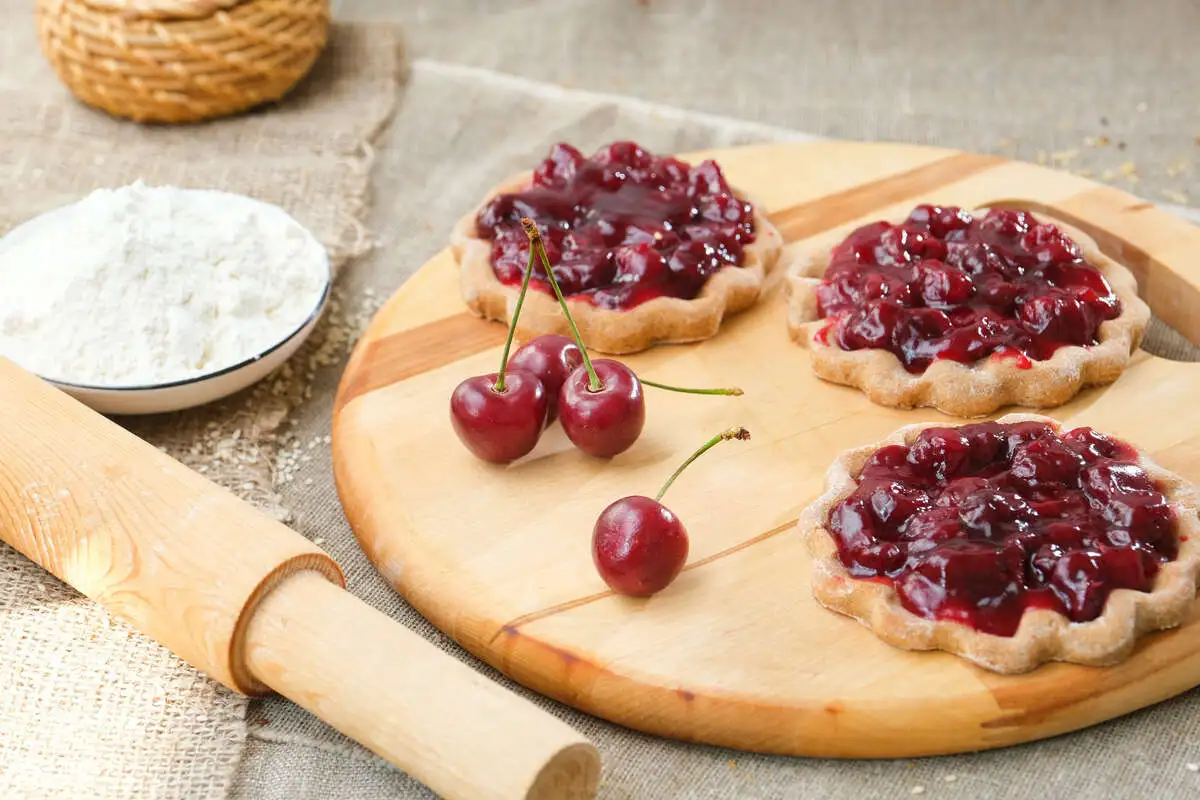 Шаньги с вишней (15 шт.)