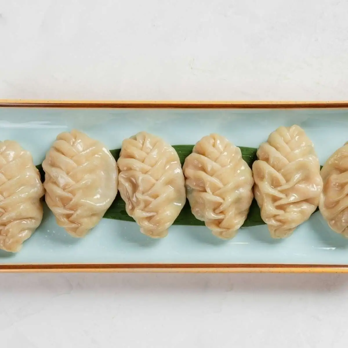 Китайские пельмени с курицей и грибами