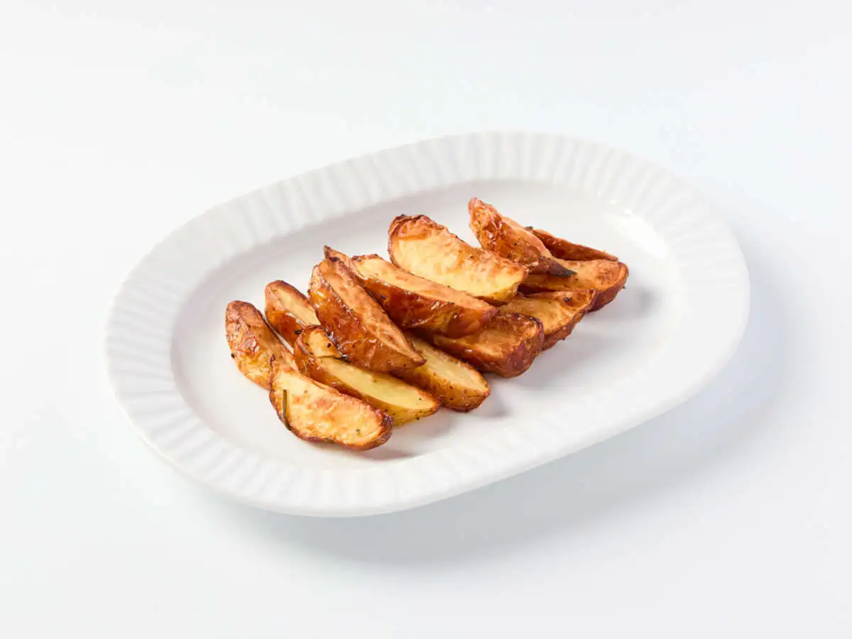 Картофель, запеченный с розмарином и морской солью