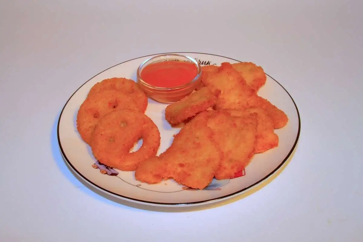 Куриные стрипсы с картофельными крокетами (100/50/40 гр)