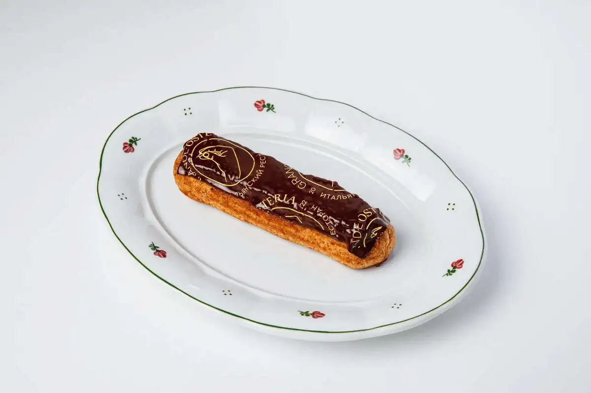 Воздушный эклер с маком и хрустящим шоколадом