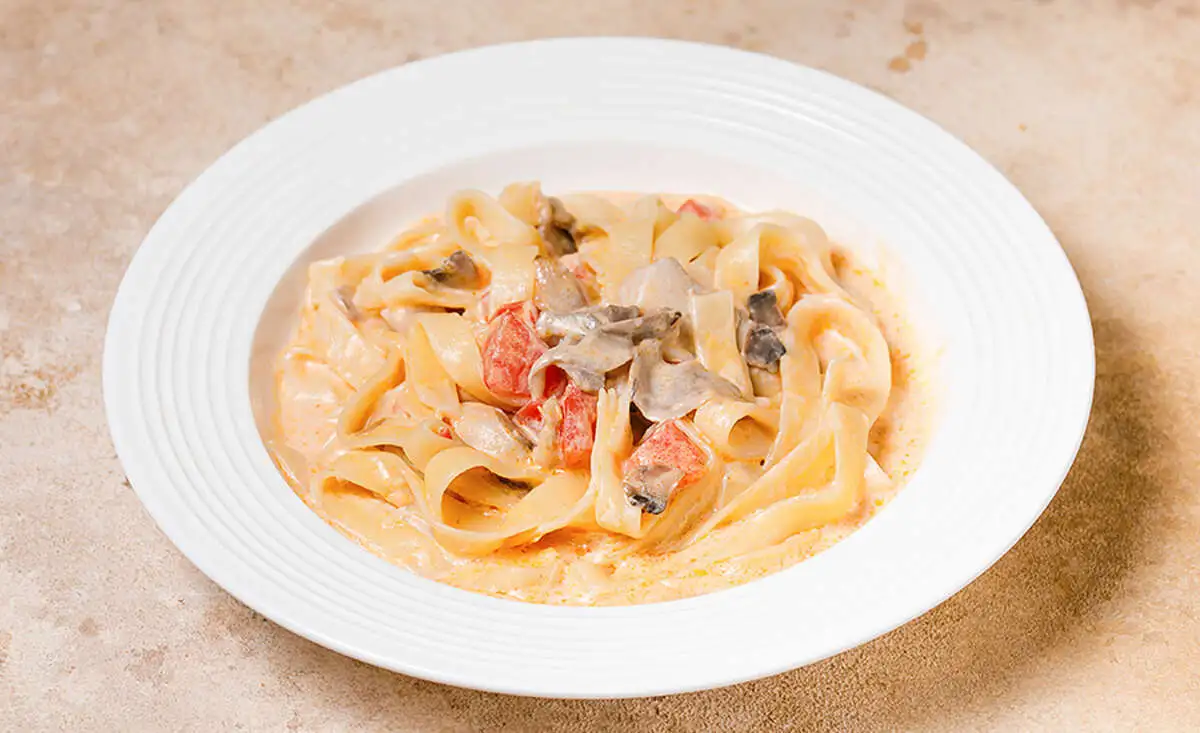 Паста Том Ям с курицей