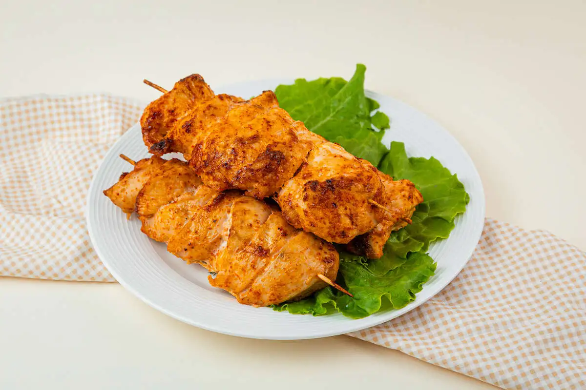 Куриный шашлык на спажках 500г