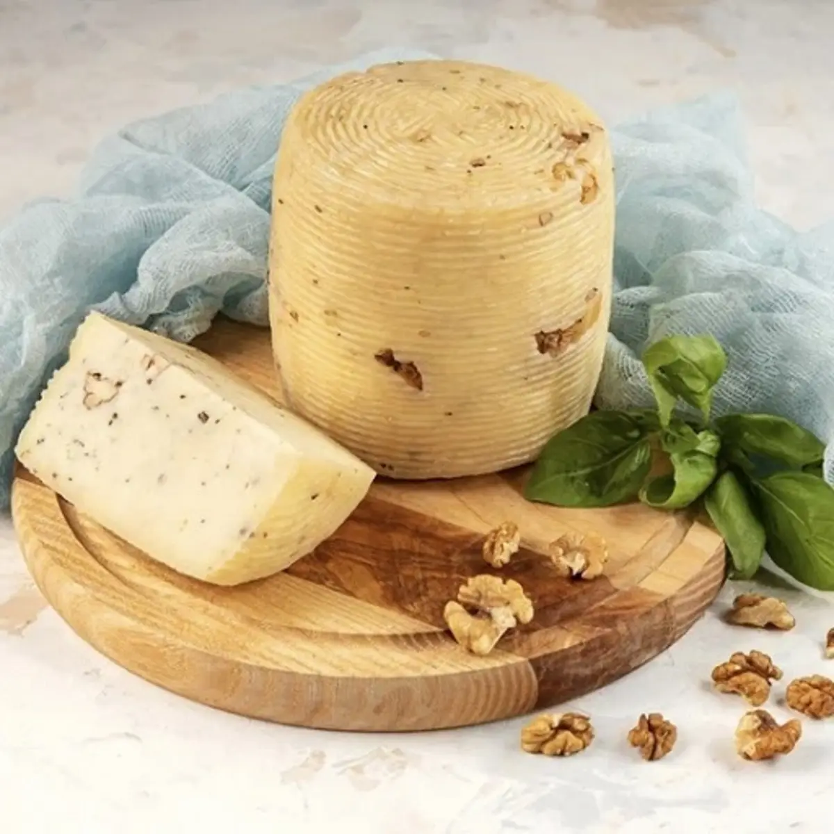 Сыр Качотта с Орегано и орехами