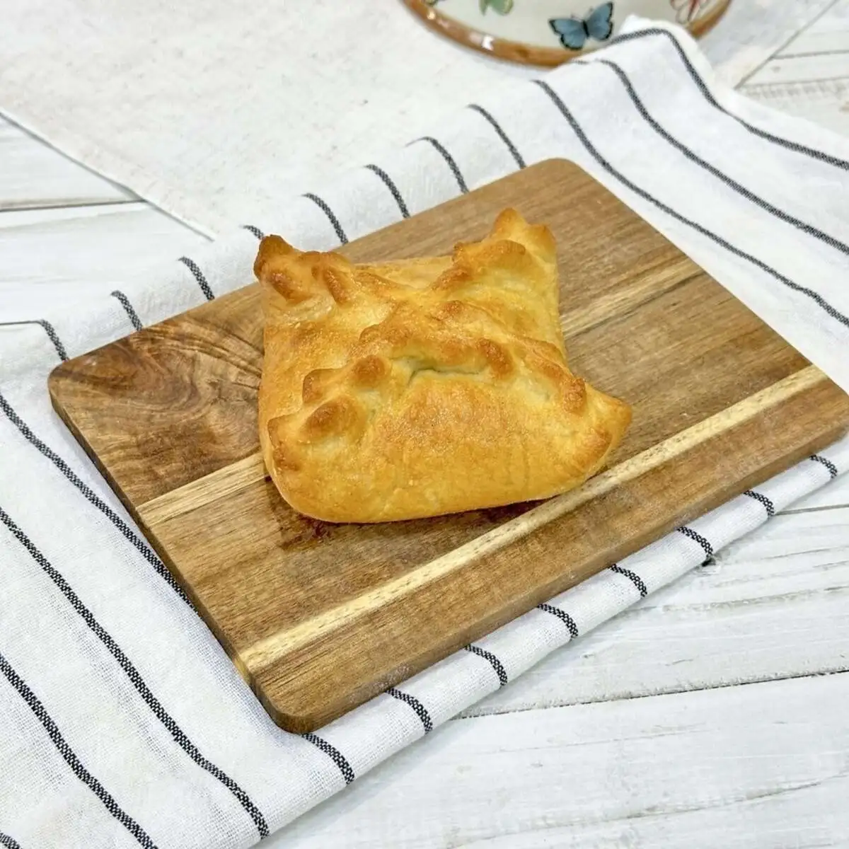 Пирожок с мясом и картофелем