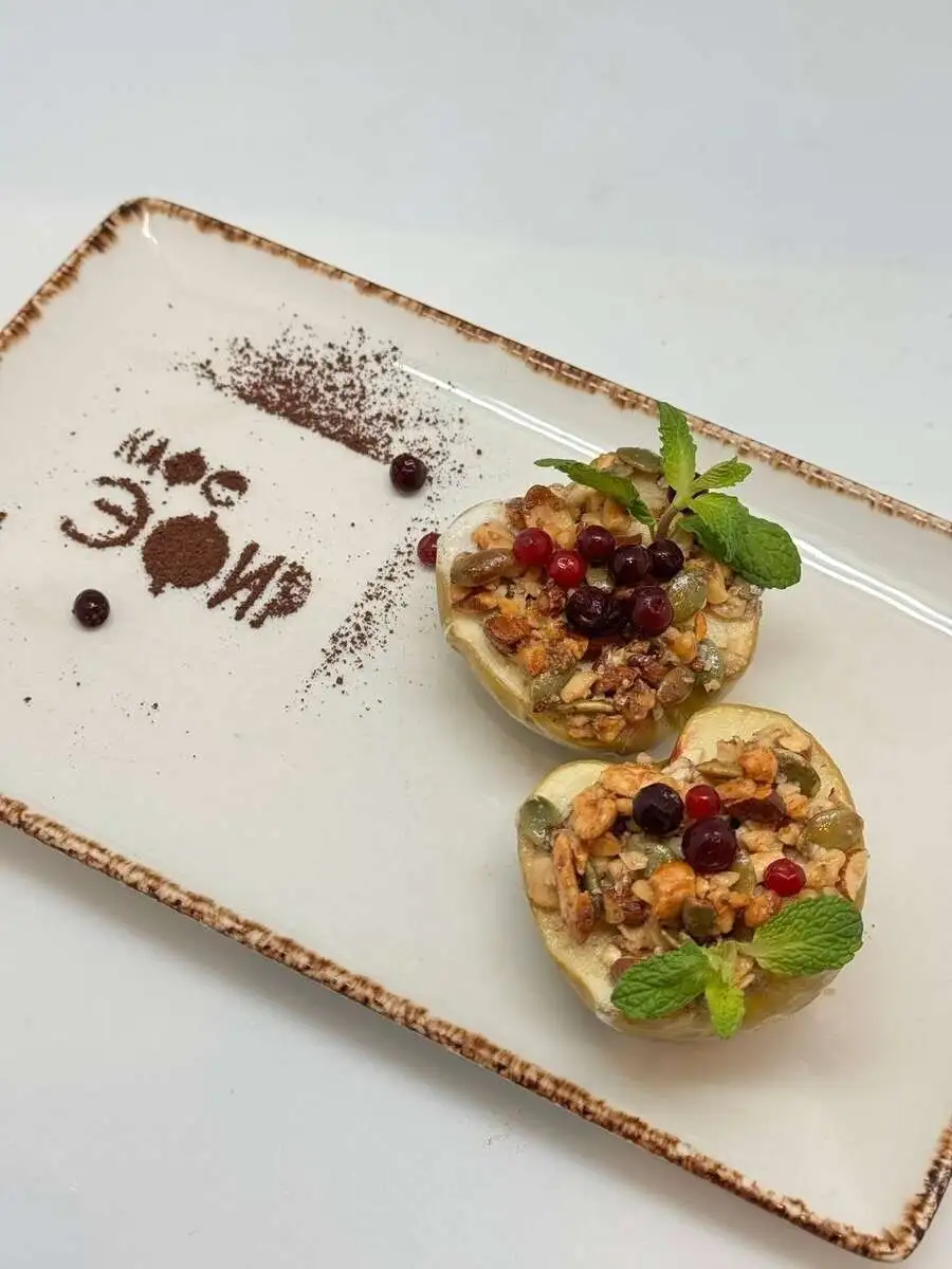 Яблоко запеченное с орехами в меду, 170г