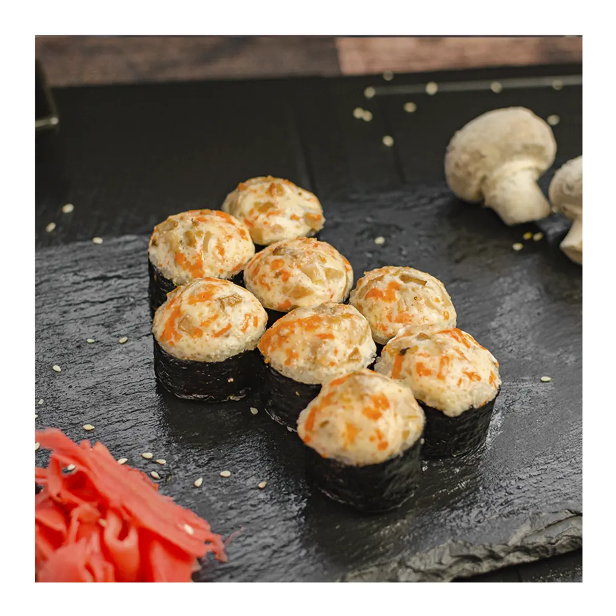Запеченный Ролл с Грибами и Курой